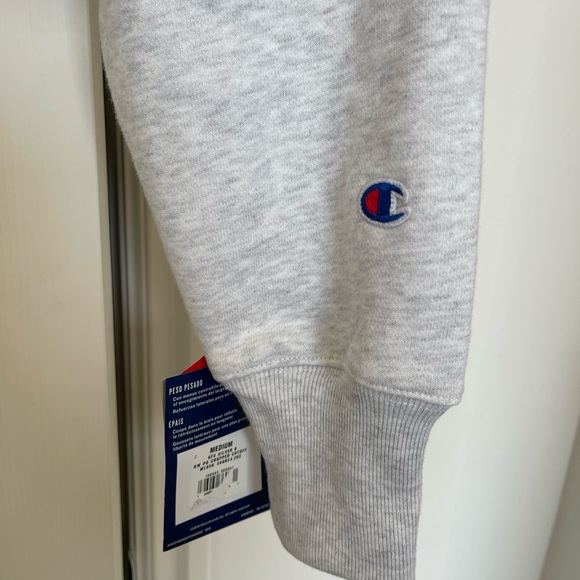 Women’s Champion Oversized Cropped Hoodie - Picture 4 of 4